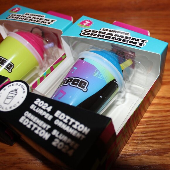 FREE*❤️7-Eleven SLURPEE ornament 2024 edition Making The Holidays Mixational - Picture 3 of 5